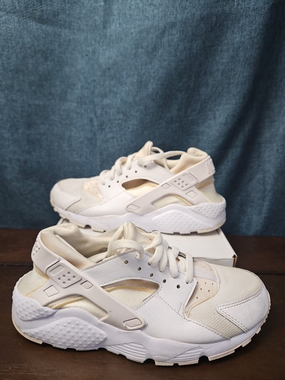 Nike Air Huarache Triple White GS 654275-110 Size 6.5Y | Women's 8 | Retro - Picture 2 of 16